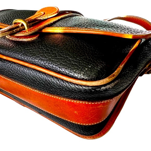 Vintage Dooney & Bourke Black All Weather Leather Saddle Bag Tan Trim - Picture 10 of 16
